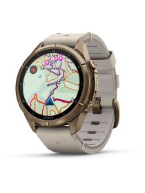 fēnix® 9 Pro – inReach®, 43 mm, AMOLED Sapphire,  Autumn Gold Titan mit Leder-Armband Bone + Silikon-Armband Creme/French Gray