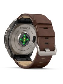 fēnix® 9 Pro – inReach®, 51 mm, AMOLED Sapphire, Titan mit Leder-Armband Walnuss + Silikon-Armband Kieselgrau/Silbergrau