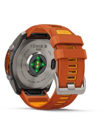 fēnix® 9 Pro – inReach®, 51 mm, AMOLED Sapphire, Titan mit Silikon-Armband Autumn Orange/Spark Orange