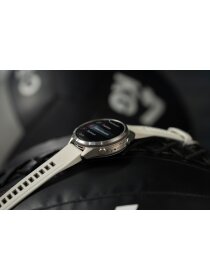 fēnix® 9 Pro – inReach®, 43 mm, AMOLED Sapphire, Titan mit Silikon-Armband Nebelgrau/Dunkler Sandstein